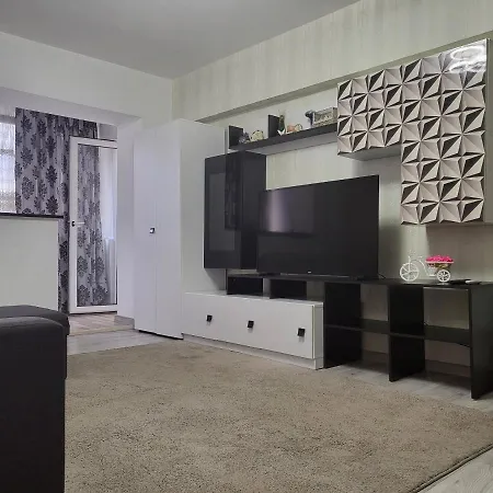 Cu 3 Chiar In Inima Capitalei * Bükreş