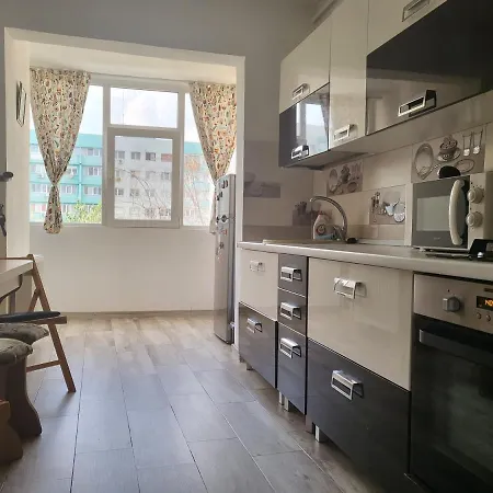 Cu 3 Chiar In Inima Capitalei Appartement