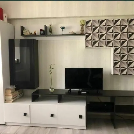 Cu 3 Chiar In Inima Capitalei Bükreş