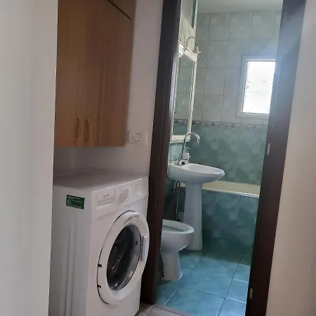 Cu 3 Chiar In Inima Capitalei Appartement *
