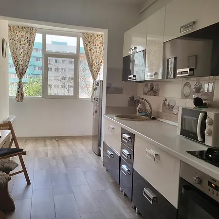 Apartment Cu 3 Chiar In Inima Capitalei *